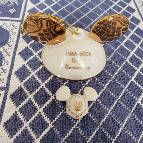 LENOX Disney Mickey Mouse CLUB & PIN - Picture 11 of 11